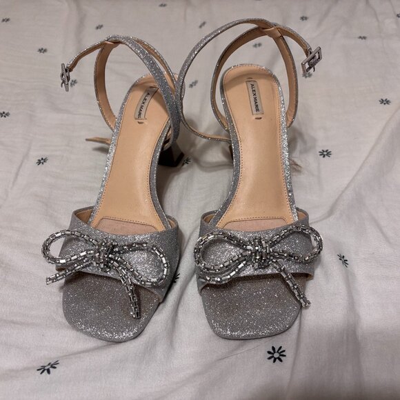 Sparkle Dress Shoes for ladies size 9 (used twice) - Picture 1 of 1
